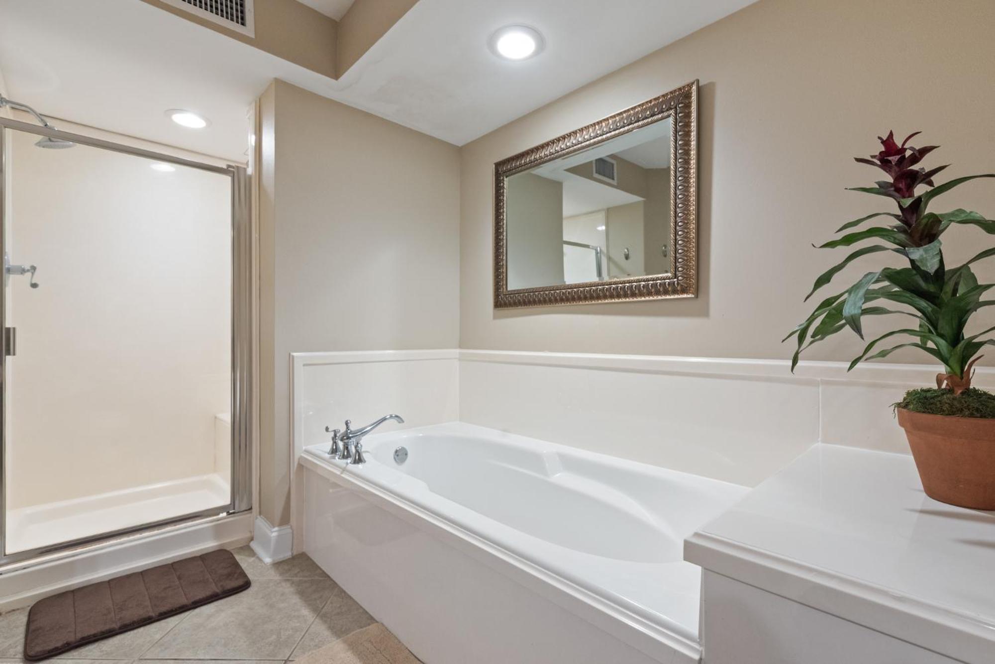 Fun 2 Bed/2 Bath Condo With Pool On Biloxi Beach Esterno foto
